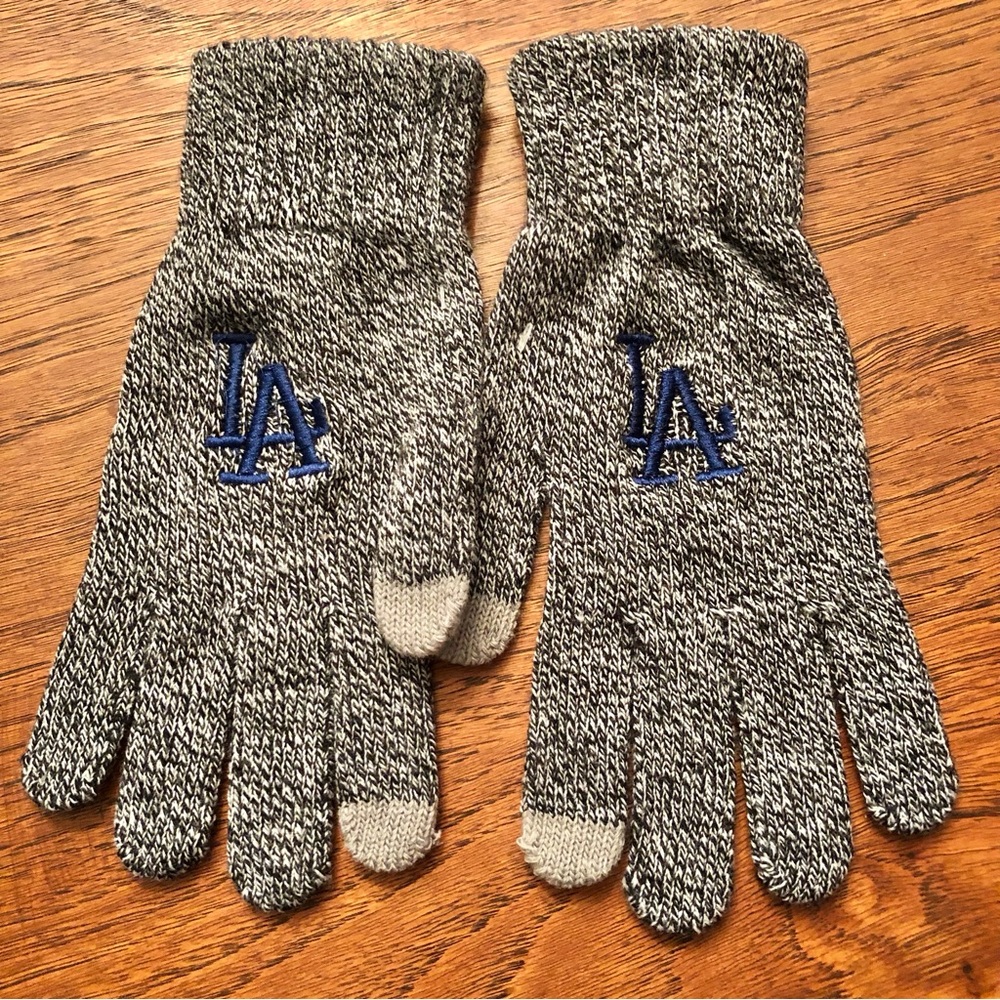 Los Angeles Dodgers Gray Knit Tech-Friendly Gloves